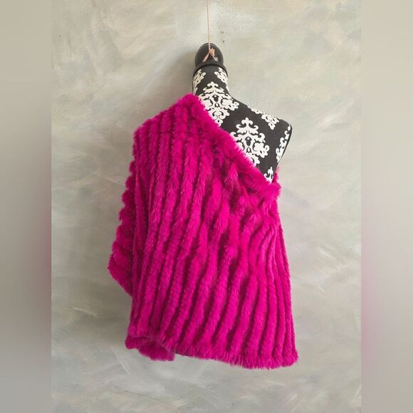 Wilsons Leather Women Soft Rabbit Fur Shawl Poncho Asymmetrical Rhombus Pullover - Picture 6 of 9